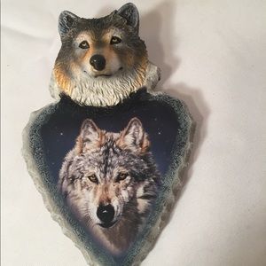 Wolf Bradford exchange wolf plaque